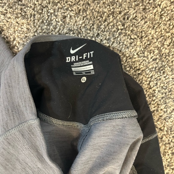 Nike leggings - Picture 2 of 2